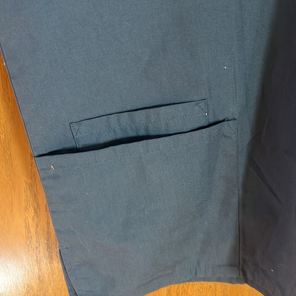 Brand new authentic Cherokee workwear size large, dark gray in color - Picture 3 of 4